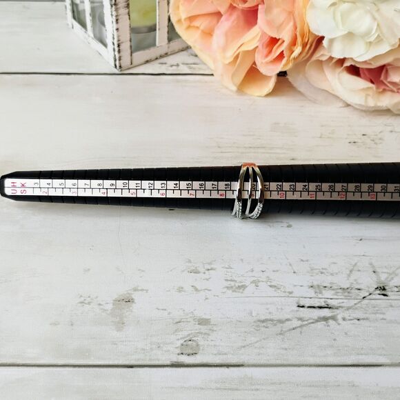 New Rhinestone Silver Tone Swirl/Twist Women's Ring Size 8.5 Cocktail Fancy Fun - Picture 4 of 4